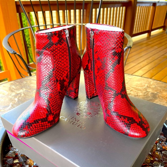 Vince Camuto Sanstan Red Snakeskin 